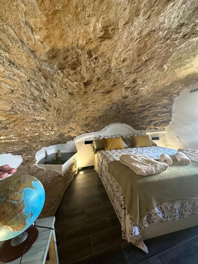 Tajito Romano Setenil De Las Bodegas Esterno foto